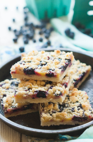 Blueberry lemon shortbread crumble bars 5 - The Kitchen McCabe