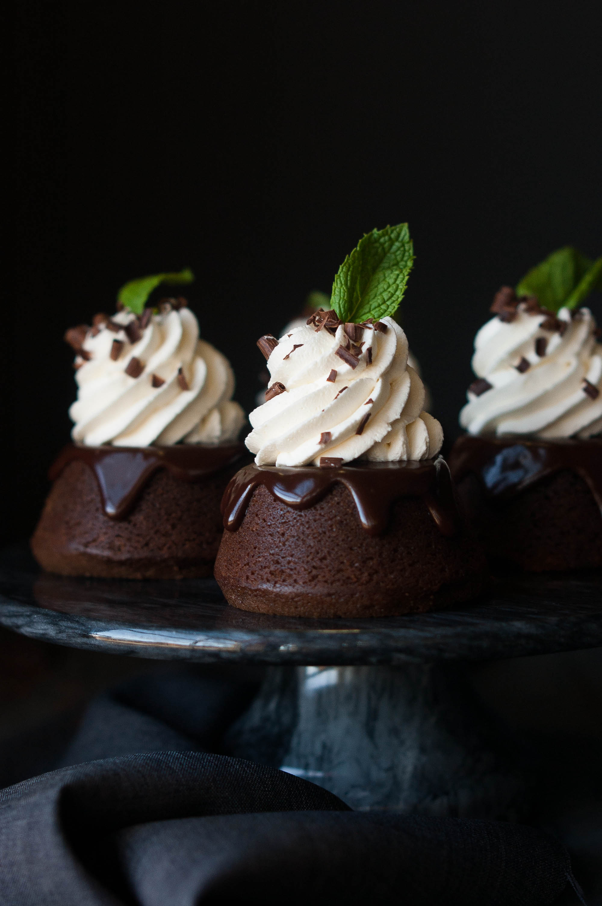 Mint Chocolate Mini Cakes - The Kitchen McCabe