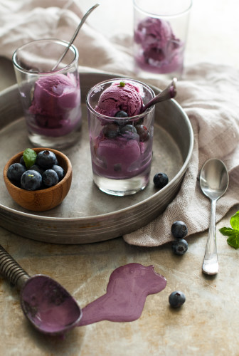 Roasted Blueberry Balsamic Goats Cheese Ice Cream | thekitchenmccabe.com